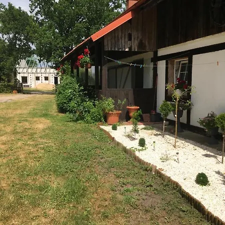 Pod Debami W Klukach Farm stay