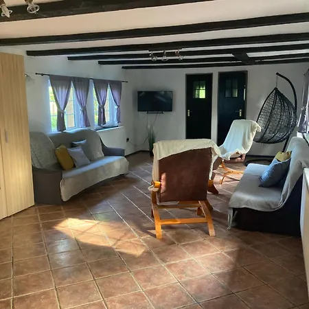 Farm stay Pod Debami W Klukach *