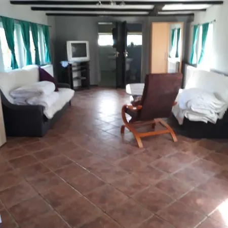 Pod Debami W Klukach Farm stay