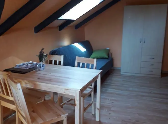 Pod Debami W Klukach 팜스테이 Smołdzino